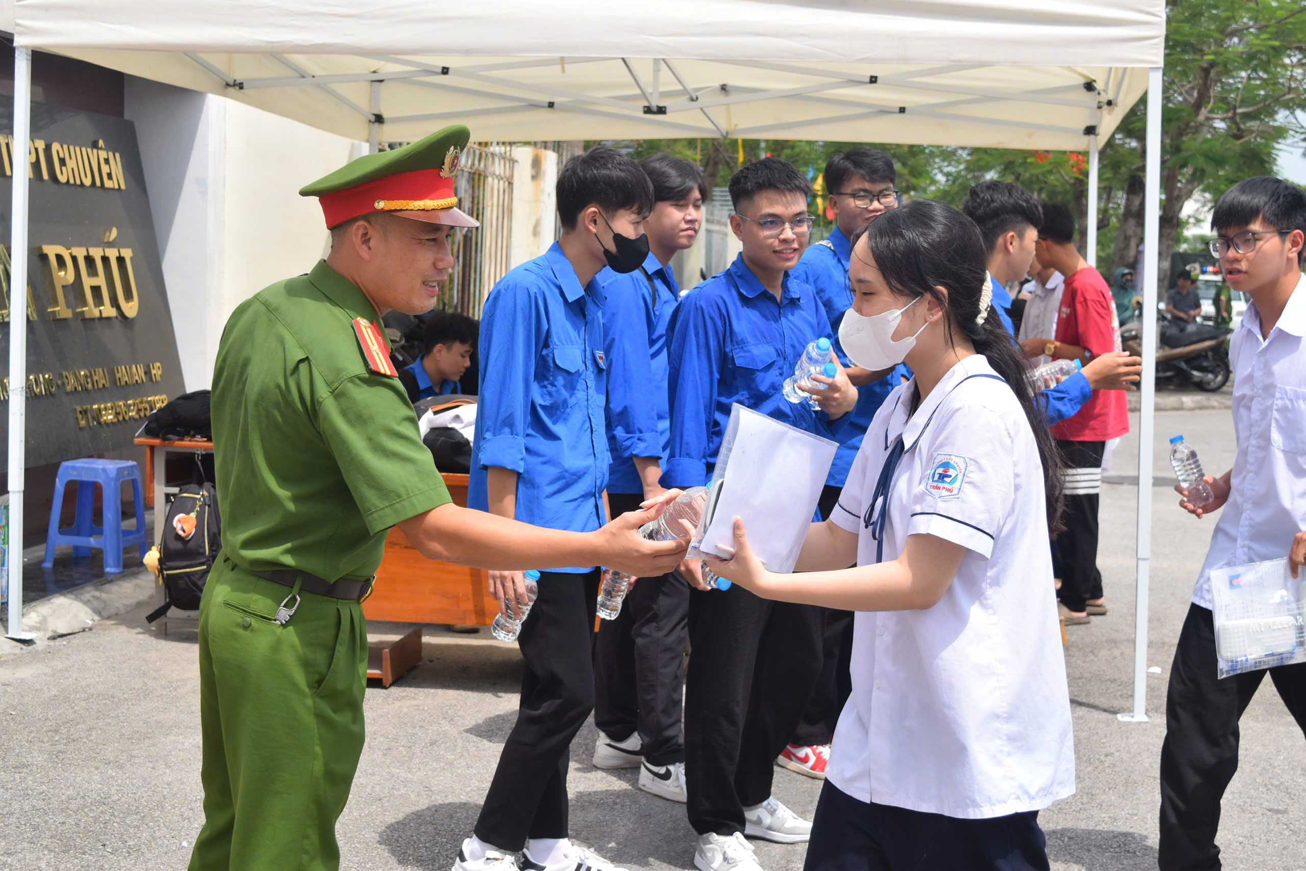 Đội Cảnh sát trật tự - Phòng Cảnh sát quản lý hành chính về trật tự xã hội: Đồng hành cùng sĩ tử, góp phần bảo đảm Kỳ thi tốt nghiệp THPT năm 2026 